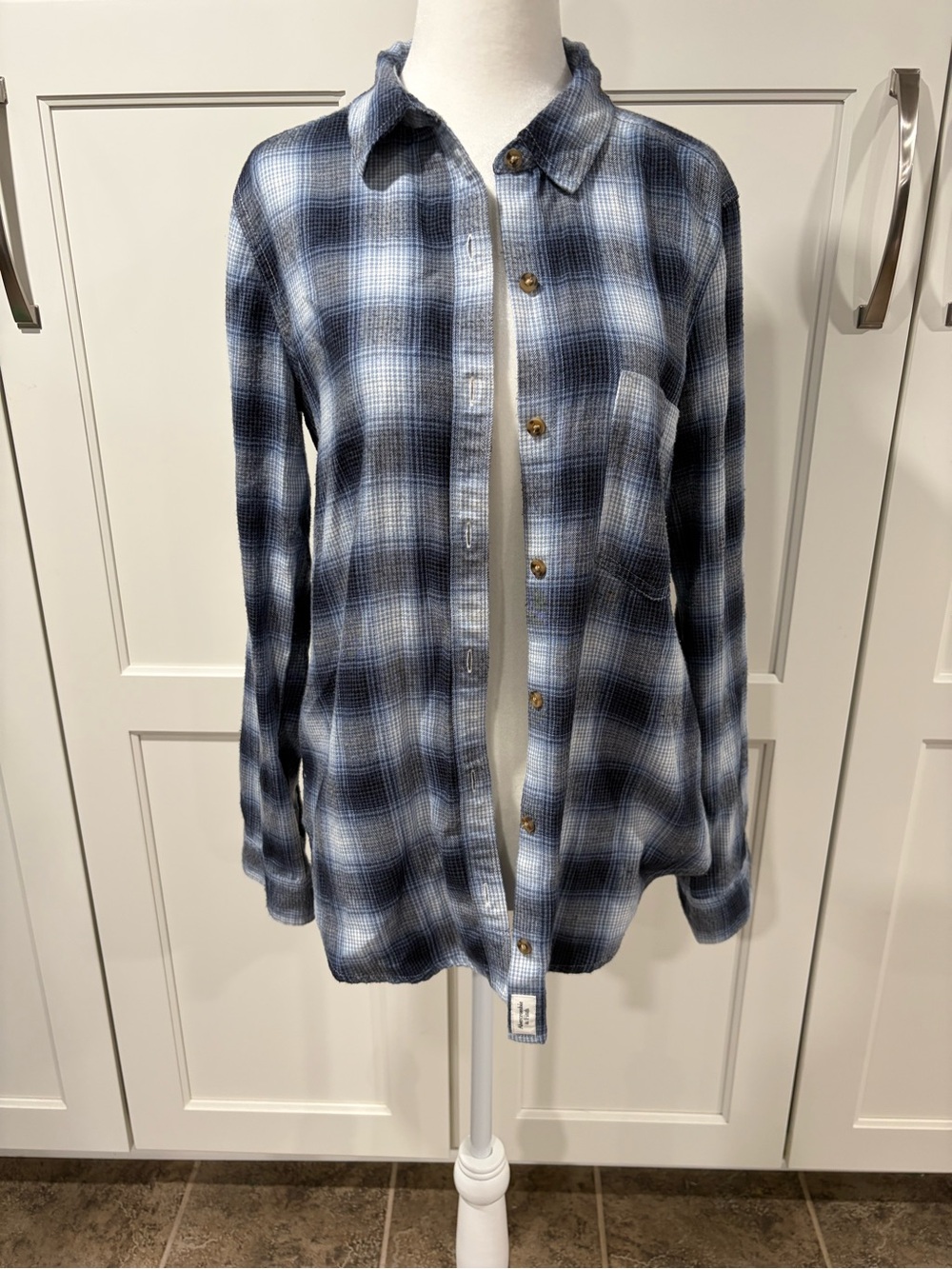 Abercrombie And Fitch Women’s Blue And White Flannel Shirt